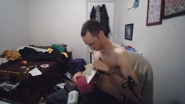 JohnnyMoves' Webcam Show