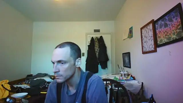 JohnnyMoves webkamerás műsora