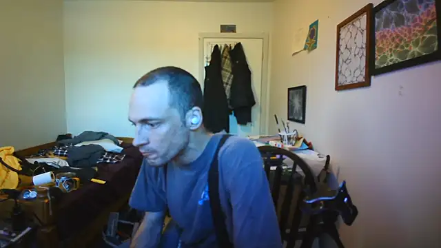 JohnnyMoves' Webcam Show