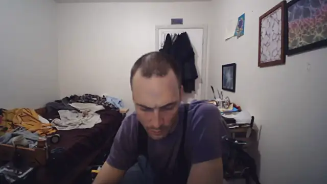 JohnnyMoves' Webcam Show