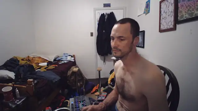 JohnnyMoves' Webcam Show
