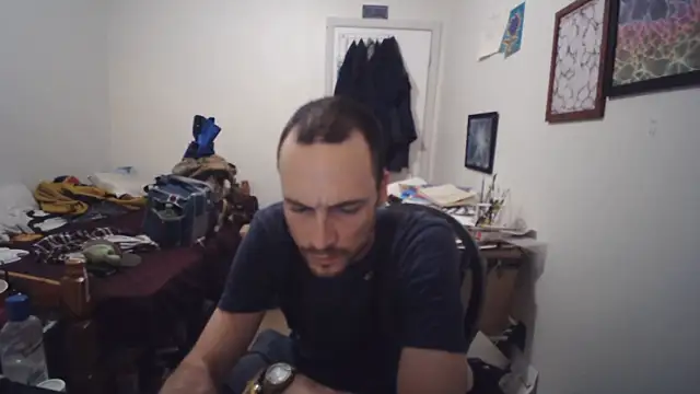 JohnnyMoves' Webcam Show