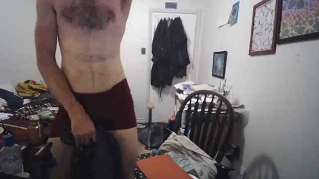 JohnnyMoves Show in webcam