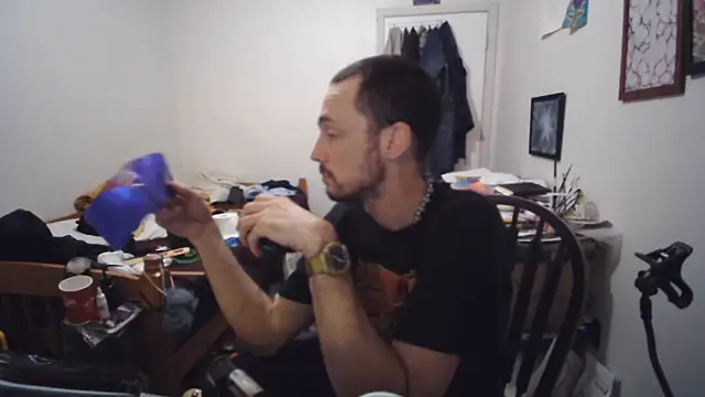 JohnnyMoves webkamerás műsora