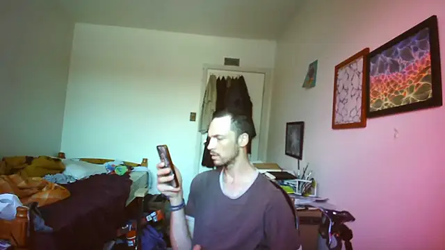JohnnyMoves Show in webcam