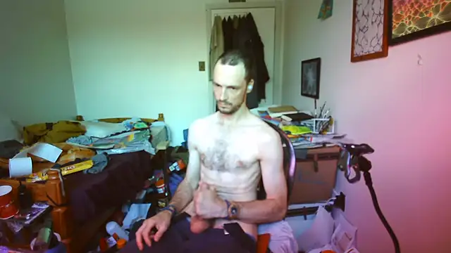JohnnyMoves Show in webcam