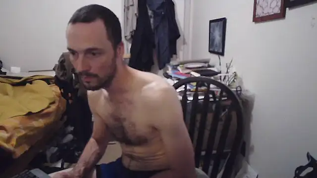 JohnnyMoves Show in webcam