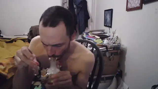 JohnnyMoves' Live XXX Chat