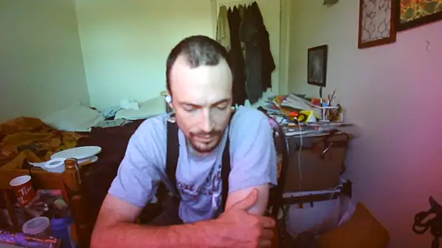 JohnnyMoves webkamerás műsora