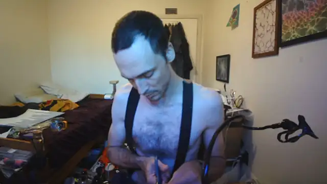 JohnnyMoves Pertunjukan Webcam