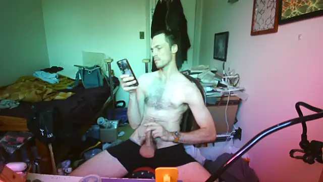 JohnnyMoves Show in webcam