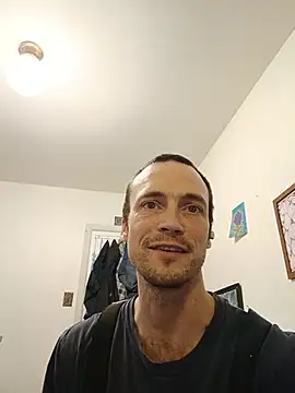 JohnnyMoves webkamerás műsora