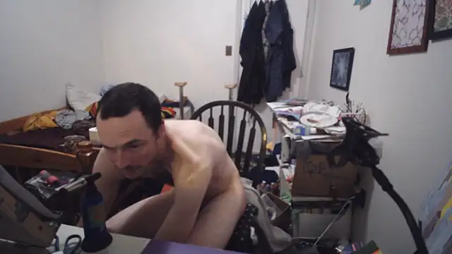 JohnnyMoves webkamerás műsora