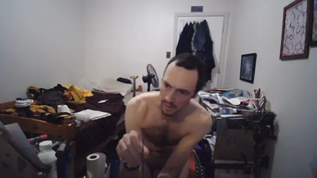 JohnnyMoves Show in webcam