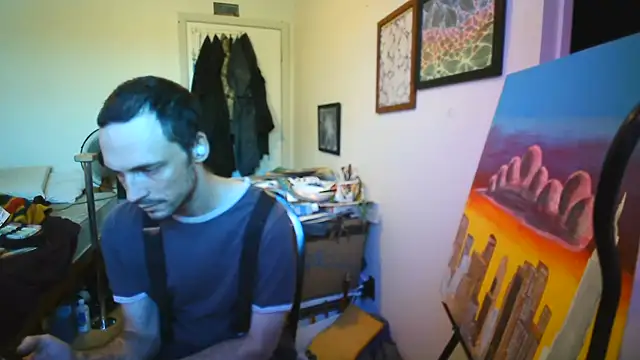 JohnnyMoves: διαδικτυακό σόου στην κάμερα