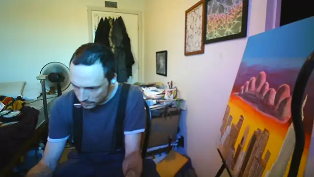 JohnnyMoves: διαδικτυακό σόου στην κάμερα