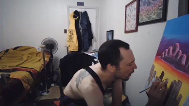 JohnnyMoves webkamerás műsora