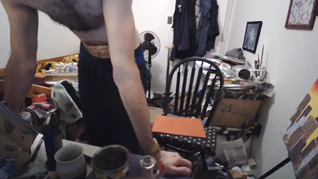 JohnnyMoves Show in webcam