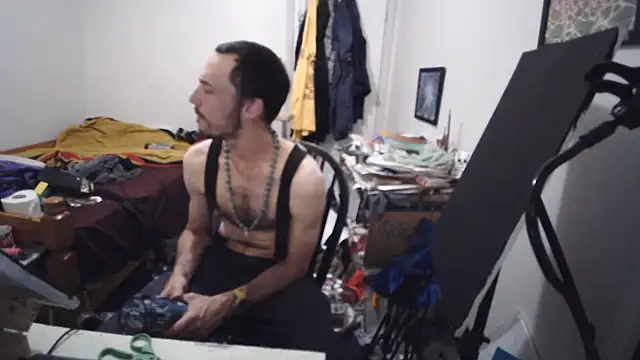JohnnyMoves' Webcam Show