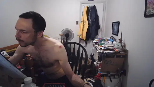 JohnnyMoves Show in webcam