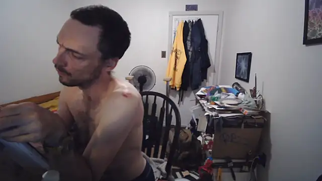 JohnnyMoves webkamerás műsora