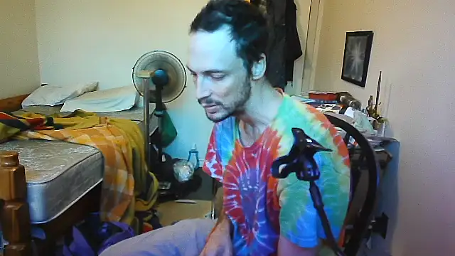 JohnnyMoves Show in webcam
