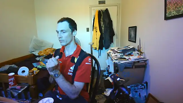 JohnnyMoves Show Webcam
