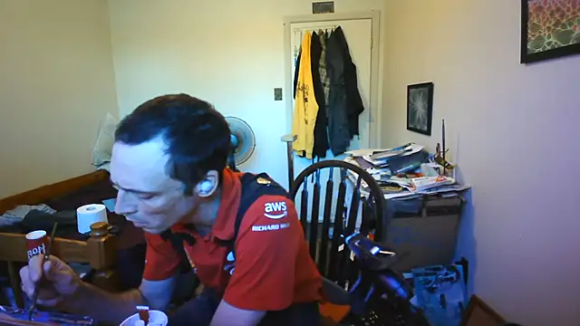 JohnnyMoves Show Webcam