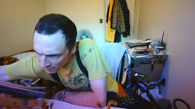JohnnyMoves Pertunjukan Webcam