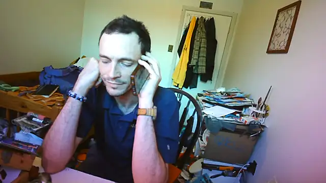 JohnnyMoves webkamerás műsora
