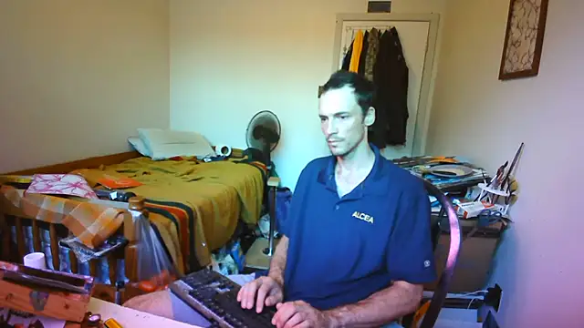 JohnnyMoves' Webcam Show