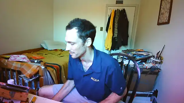 JohnnyMoves webkamerás műsora
