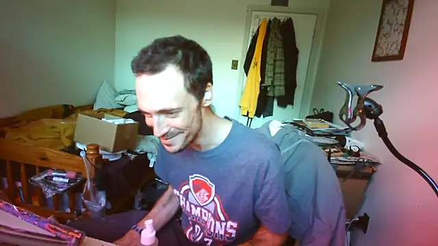 JohnnyMoves Show Webcam
