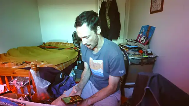 JohnnyMoves webkamerás műsora