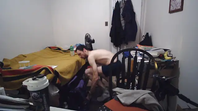 JohnnyMoves Show in webcam