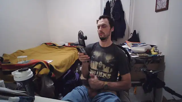 JohnnyMoves Show in webcam