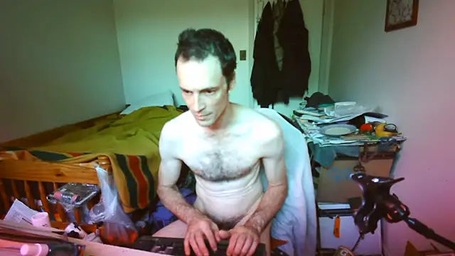 JohnnyMoves Show in webcam