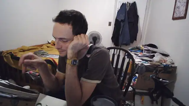 הופעת וובקאם של JohnnyMoves