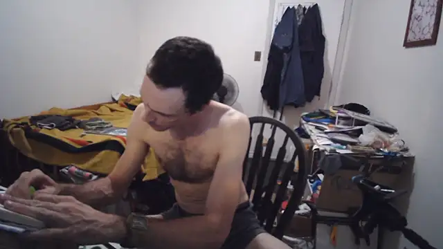 JohnnyMoves Show in webcam
