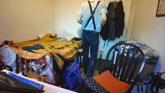 JohnnyMoves webkamerás műsora
