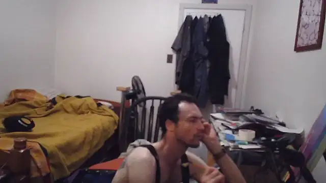 JohnnyMoves Show in webcam