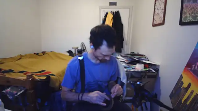 JohnnyMoves' Webcam Show