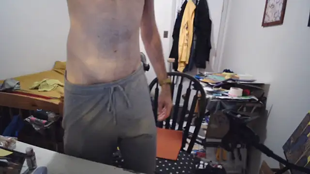 JohnnyMoves Show in webcam