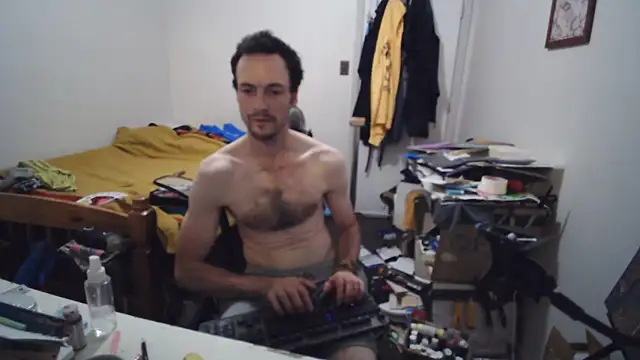 JohnnyMoves: διαδικτυακό σόου στην κάμερα