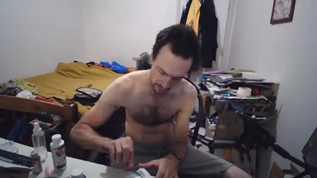 JohnnyMoves Show in webcam