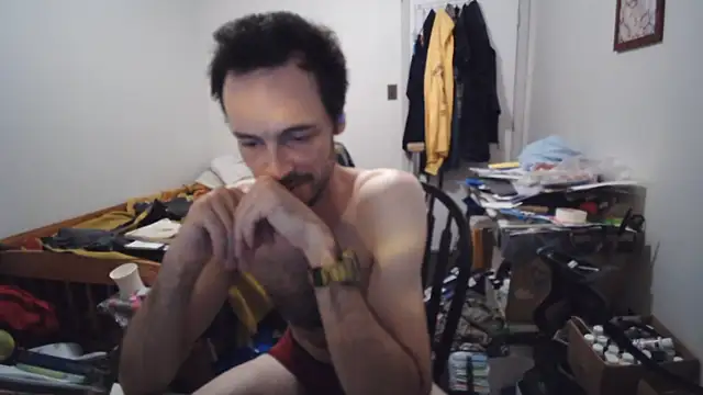 JohnnyMoves Show Webcam