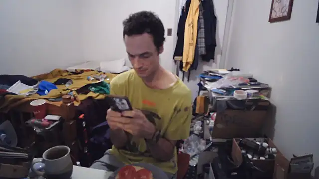 JohnnyMoves Show in webcam