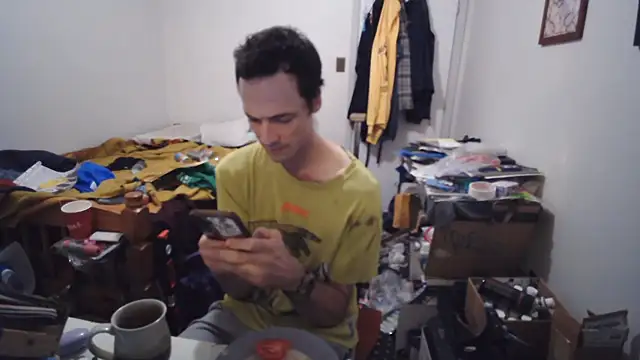 JohnnyMoves Show Webcam