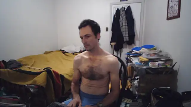 JohnnyMoves Show in webcam