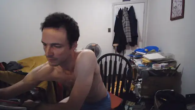 JohnnyMoves Show in webcam